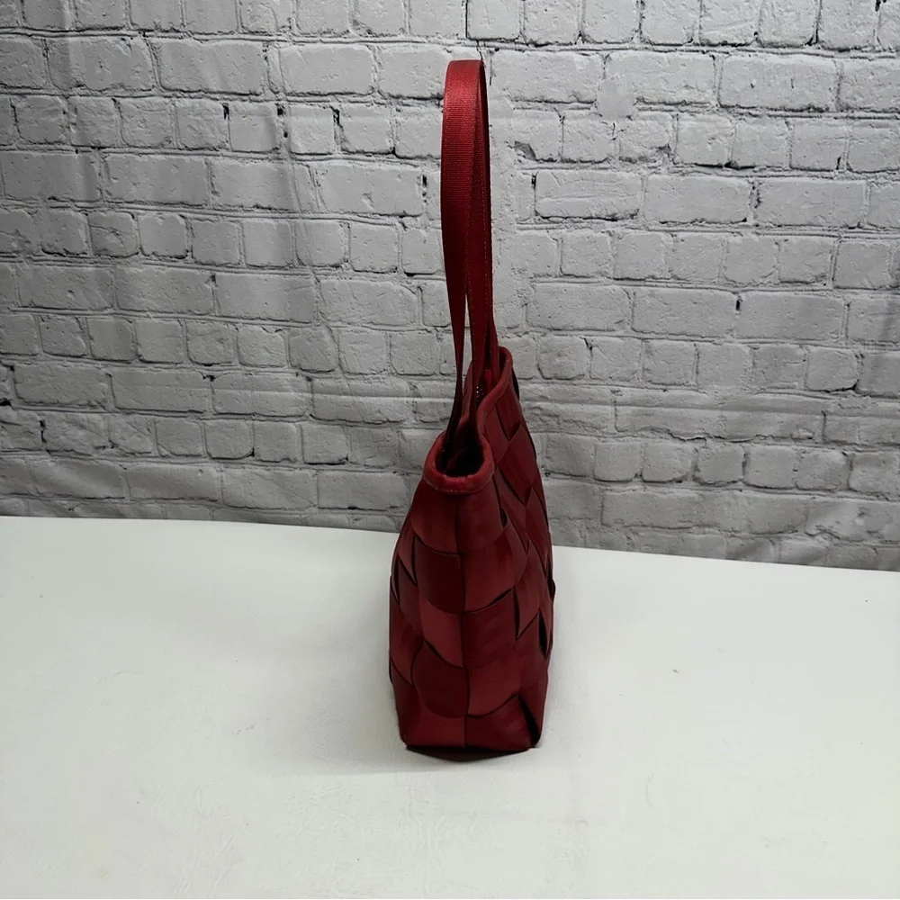 Harveys seatbelt Red Checkered Tote Bag